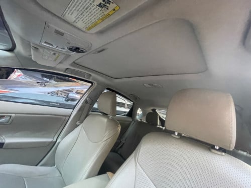 Urgent sale Toyota Prius 2010 option4 sola up 2012