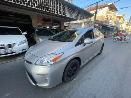 Urgent sale Toyota prius 2012 option2 up android new tax paper