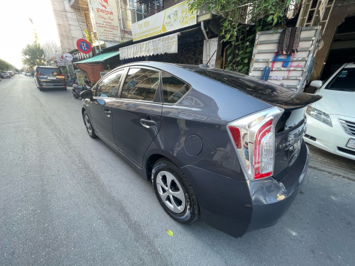 Urgent sale Toyota Prius 2012 option3 new tax paper