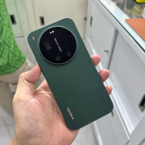 Xiaomi 17 Ultra មួយទឹក​ China Version