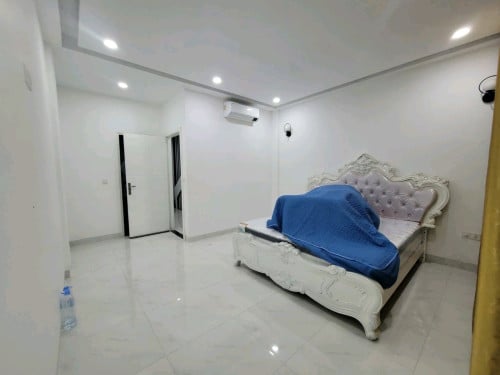 ផ្ទះល្វែងលក់បន្ទាន់