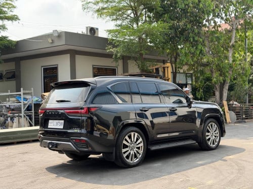 ឡាននៅ99% ដូនថ្មី4កៅអី VIP