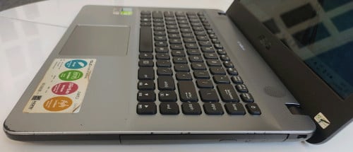 លក់ធូរថ្លៃASUS VGAដាច់2Gជំនាន់7
