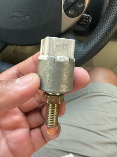កុងតាក់ហ្វ្រាំងហ្ស៊ីន Prius 04-09