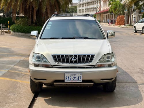2001 ប៉ុង​ 1