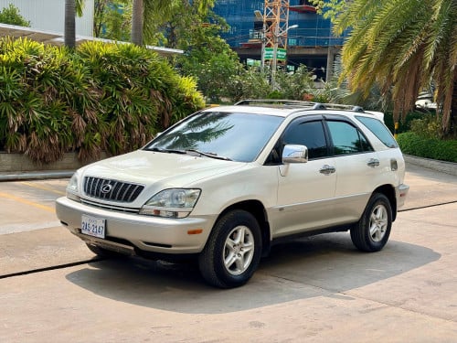 2001 ប៉ុង​ 1