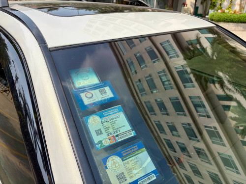 2001 ប៉ុង​ 1