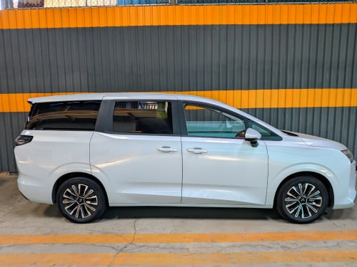 Commercial vehicle for sale/រថយន្តពាណិជ្ជកម្មសម្រាប់លក់/商务车出售