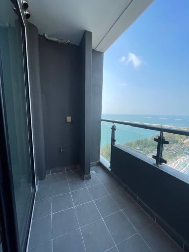 Condo deposit 1,999$ can move in