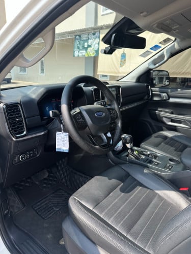 Ford Everest ឡានថ្មីខ្លាញ់គោ18000គីឡូ