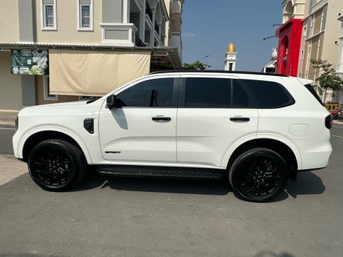 Ford Everest ឡានថ្មីខ្លាញ់គោ18000គីឡូ