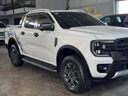 Ford Wildtrak 2023 ឆ្វេងសុីនចូលតាមក្រុមហ៊ុន