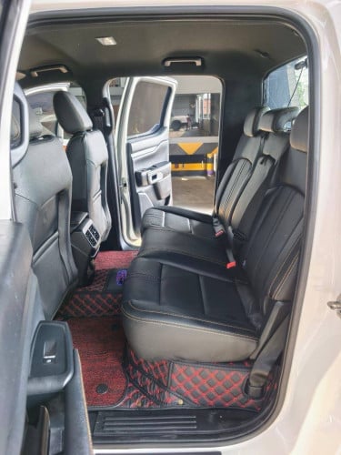 Ford Wildtrak 2023 ឆ្វេងសុីនចូលតាមក្រុមហ៊ុន