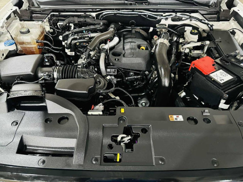 Ford Wildtrak 2023 ឆ្វេងសុីនចូលតាមក្រុមហ៊ុន