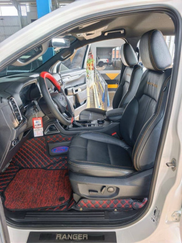 Ford Wildtrak 2023 ឆ្វេងសុីនចូលតាមក្រុមហ៊ុន