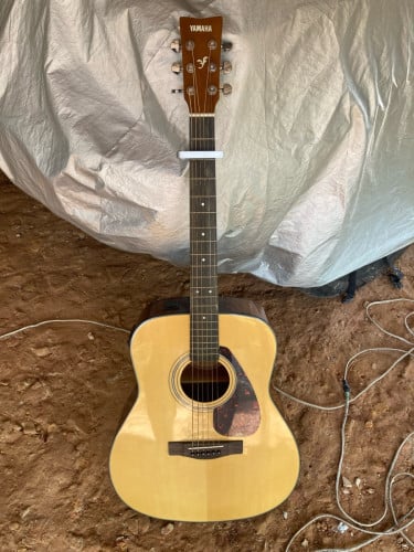 Guitar Yamaha F600