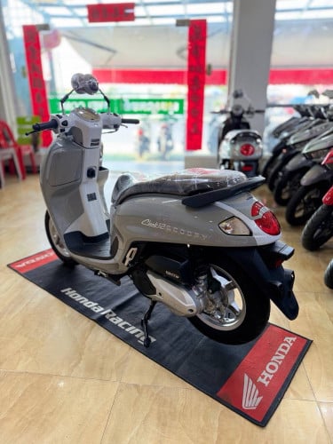 Honda Scoopy 2025