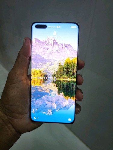 Huawei P40 Pro 8g/256g Global(វៃដូរបាន)👉 $205