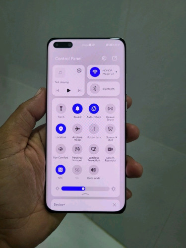 Huawei P40 Pro 8g/256g Global(វៃដូរបាន)👉 $205