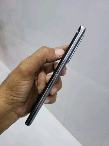 Huawei P40 Pro 8g/256g Global(វៃដូរបាន)👉 $205
