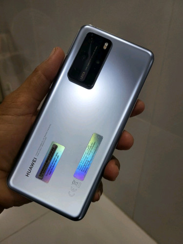 Huawei P40 Pro 8g/256g Global(វៃដូរបាន)👉 $205