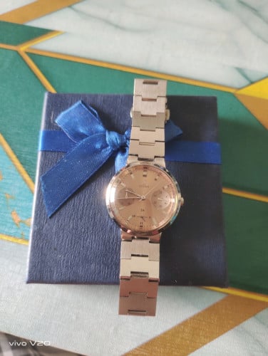 I am sale citizen watch original can use boy and girl rare watch