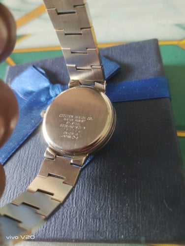 I am sale citizen watch original can use boy and girl rare watch