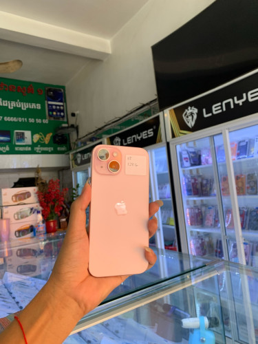 iPhone 15
