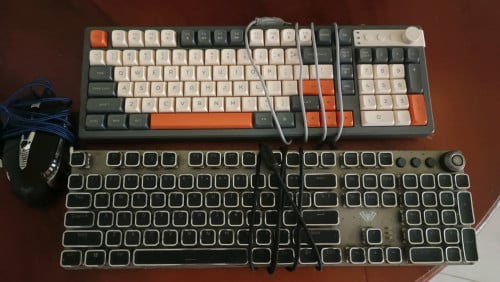 Keyboard aulaf2508 and keyboard k820 2នឹង តែ 20$ and free mouse aula