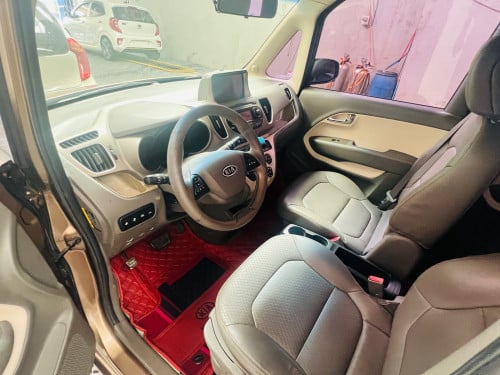 Kia ray 2012 Full Option ពេញ សាំង+ហ្គាស ស្រីន
