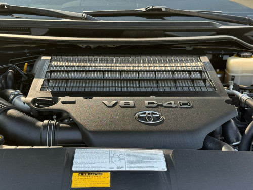 Land Cruiser GXR 2014 V8 ម៉ាស៊ូត អារ៉ាប់