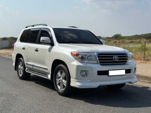 Land Cruiser GXR 2014 V8 ម៉ាស៊ូត អារ៉ាប់