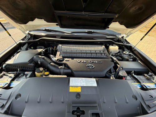 Land Cruiser GXR 2014 V8 ម៉ាស៊ូត អារ៉ាប់