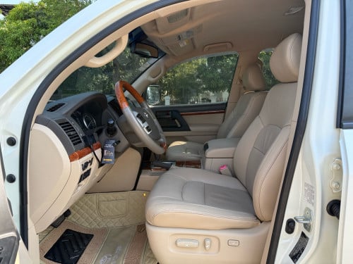Land Cruiser GXR 2014 V8 ម៉ាស៊ូត អារ៉ាប់