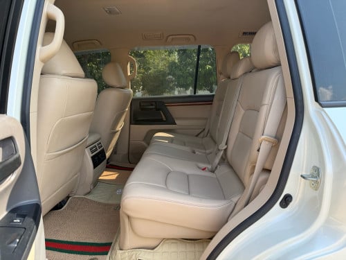 Land Cruiser GXR 2014 V8 ម៉ាស៊ូត អារ៉ាប់