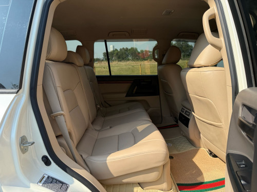 Land Cruiser GXR 2014 V8 ម៉ាស៊ូត អារ៉ាប់