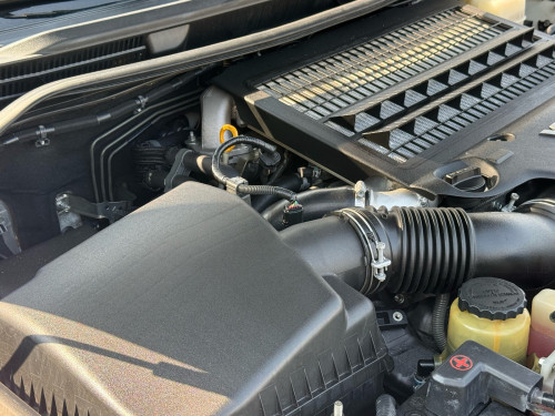 Land Cruiser GXR 2014 V8 ម៉ាស៊ូត អារ៉ាប់