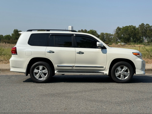 Land Cruiser GXR 2014 V8 ម៉ាស៊ូត អារ៉ាប់