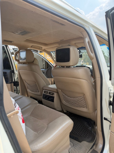 Land Cruiser Platinum 2013