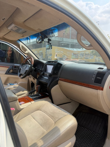 Land Cruiser Platinum 2013
