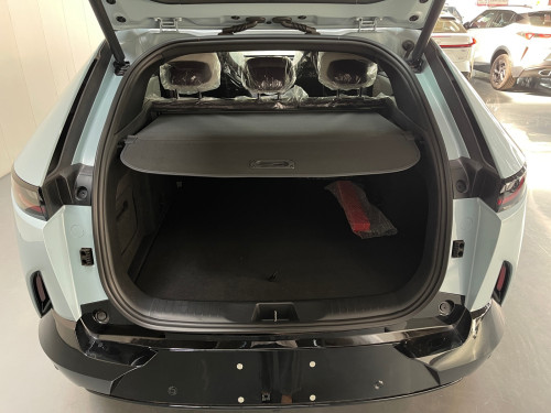 Mazda Ez60 មានក្នុងស្តុក តម្លៃ36800$ ទាក់ទងលេខ telegram 0962068539📩📞 ហាងៈជាហឺខាត្រេដ ជិតអុីអន2
