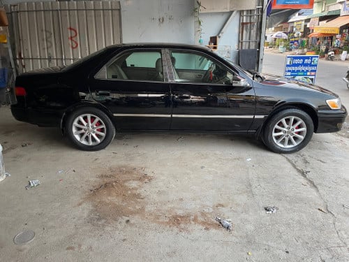 TOYOTA ឆ្លាម ខ្មៅ