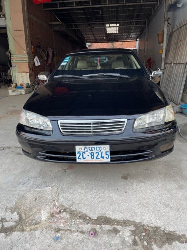 TOYOTA ឆ្លាម ខ្មៅ