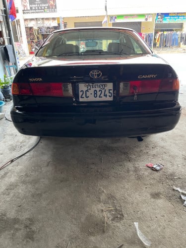 TOYOTA ឆ្លាម ខ្មៅ