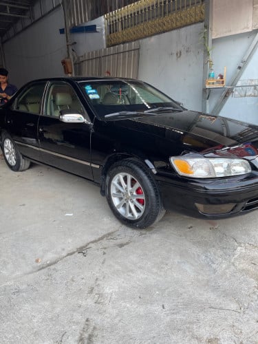 TOYOTA ឆ្លាម ខ្មៅ