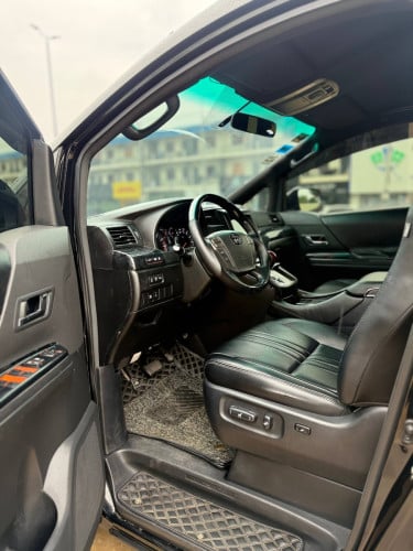 Toyota Alphard 2010 ឡើង ឆ្នាំ2022