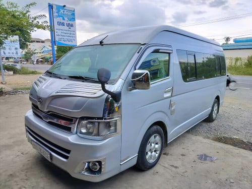 Toyota hiace 2012