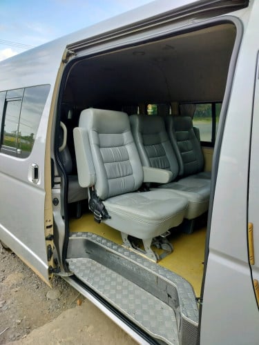Toyota hiace 2012