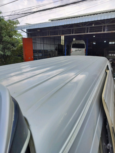 Toyota hiace 2012