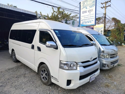 Toyota Hiace 2017